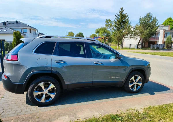 Jeep Cherokee cena 99900 przebieg: 49000, rok produkcji 2019 z Sławno małe 172